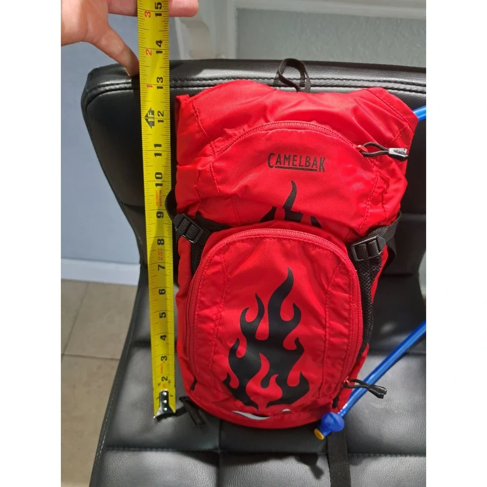 CamelBak Mini M.U.L.E. Kids‎ Hydration Backpack 50 oz (1.5 L) - Red/Flames New